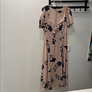 Alexia Admor Blush Midi Dress with Navy Floral